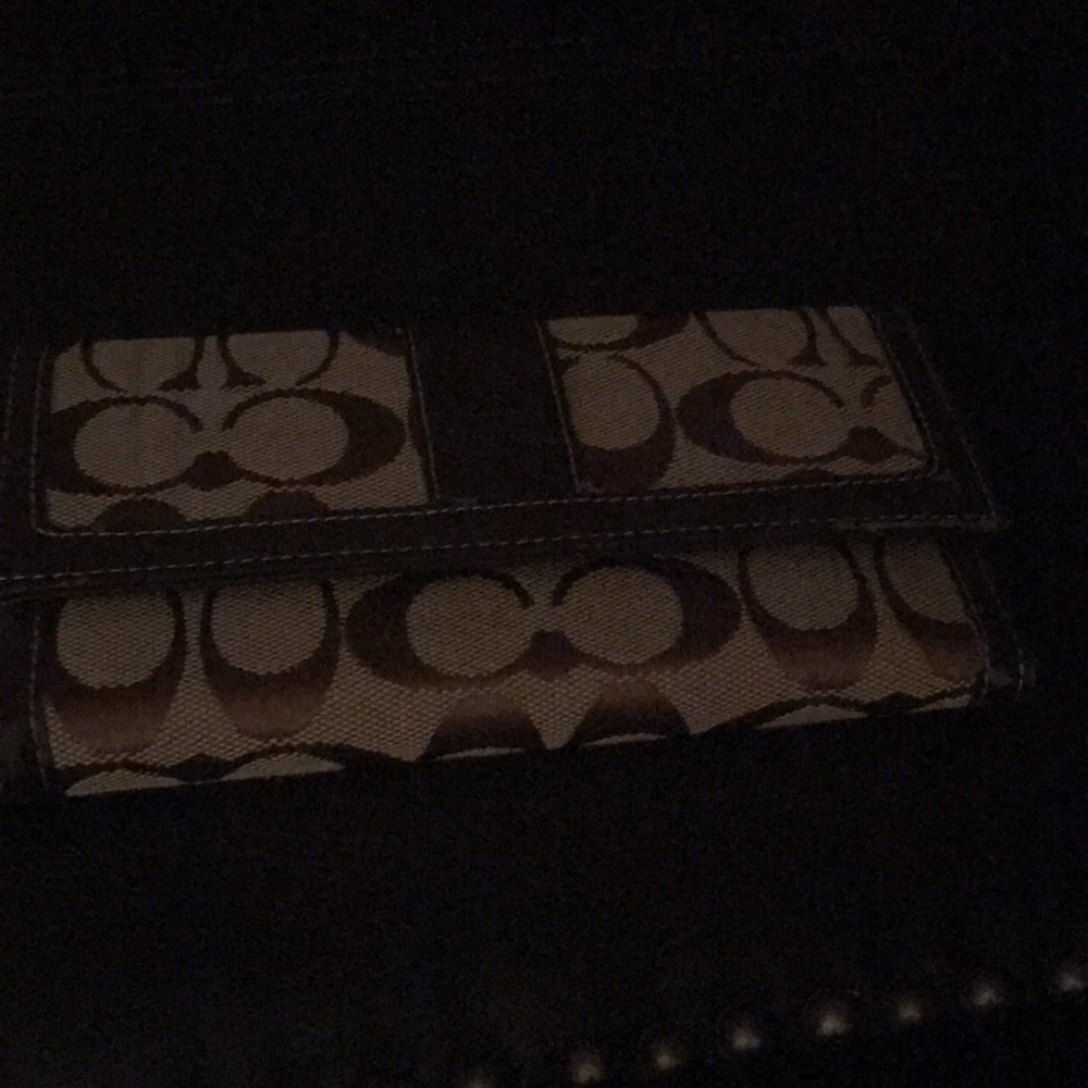 Coach tri fold wallet - Picture 1 of 2